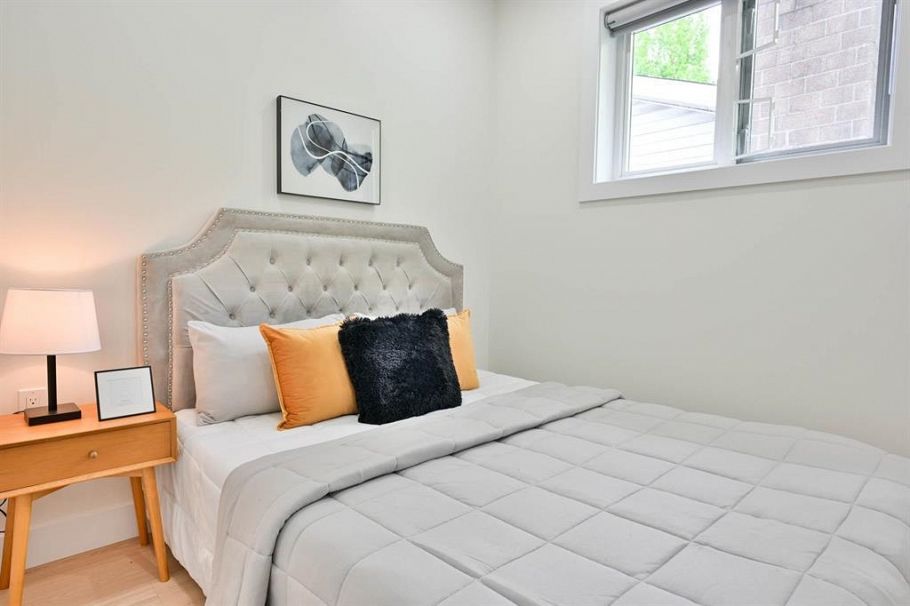 2 4874 Lanark Street Vancouver, BC - 16