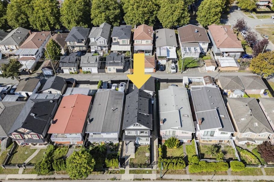 6751 Knight Street Vancouver, BC - 2
