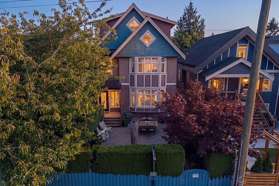 3328 W 7th Avenue Vancouver, BC - 39