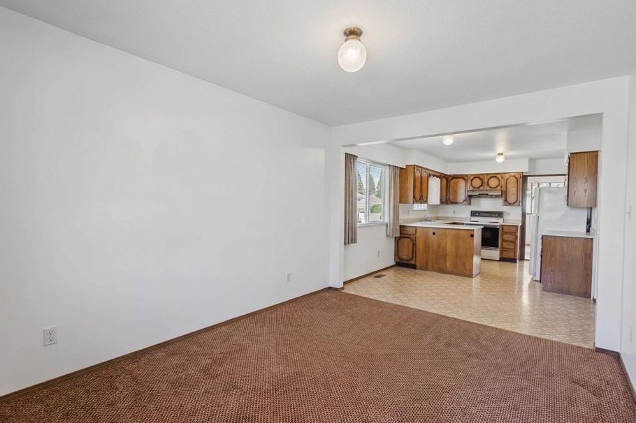 2671 E 41st Avenue Vancouver, BC - 17