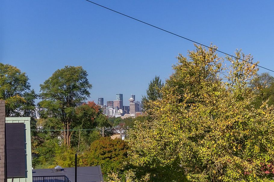 1663 Adanac Street Vancouver, BC - 25