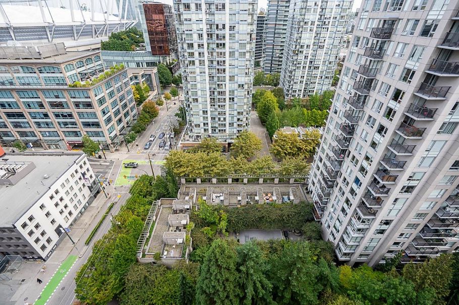 2001 930 Cambie Street Vancouver, BC - 35