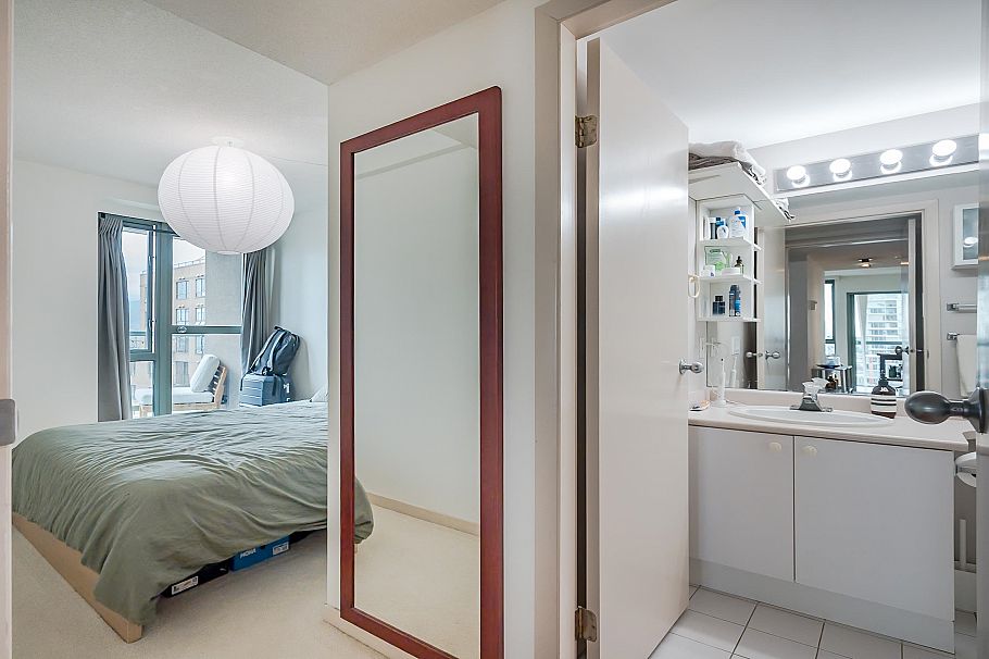 2601 1188 Howe Street Vancouver, BC - 18