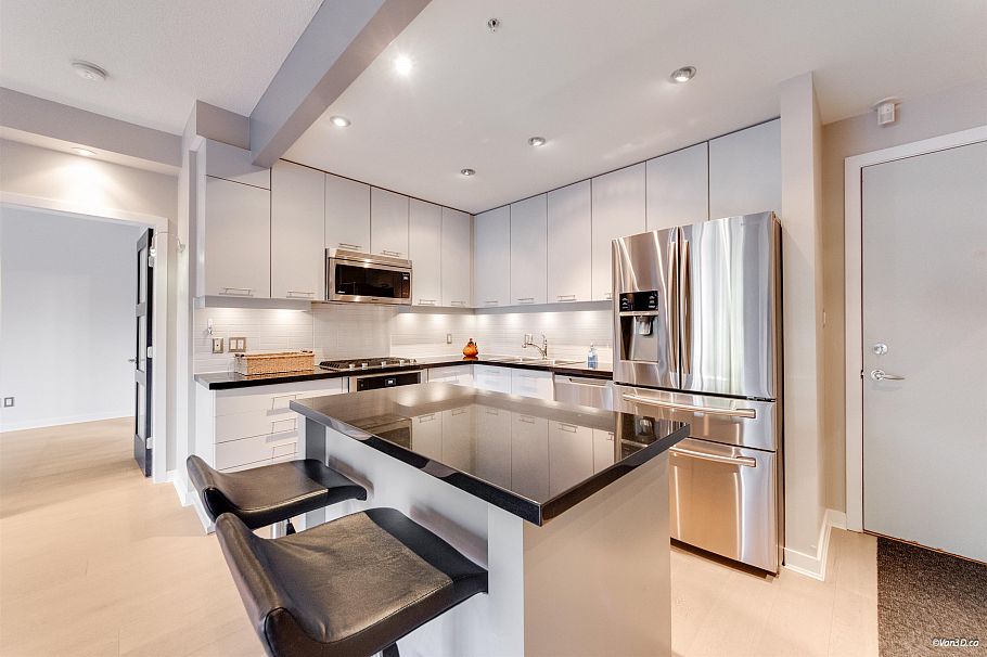 210 530 Raven Woods Drive North Vancouver, BC - 6