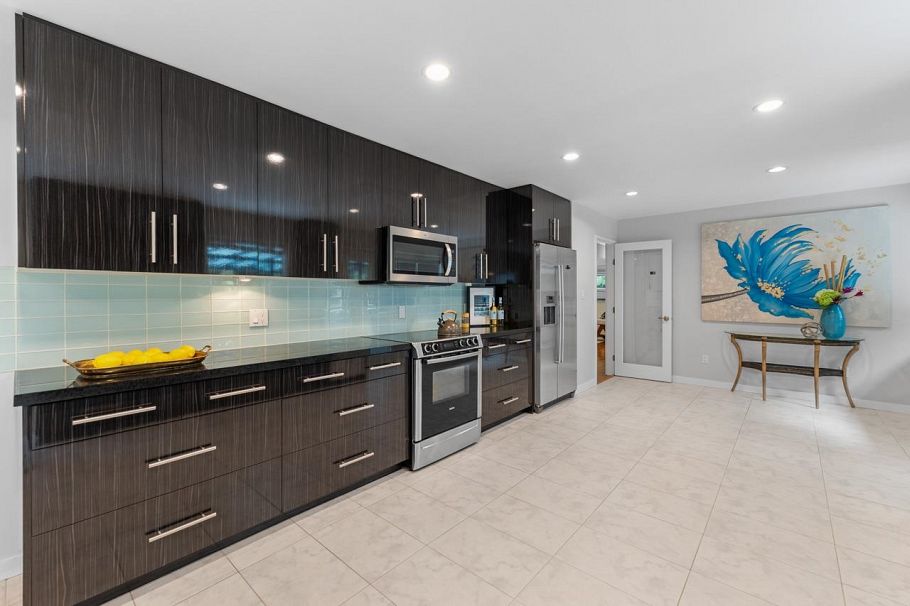 5670 Kullahun Drive Vancouver, BC - 4