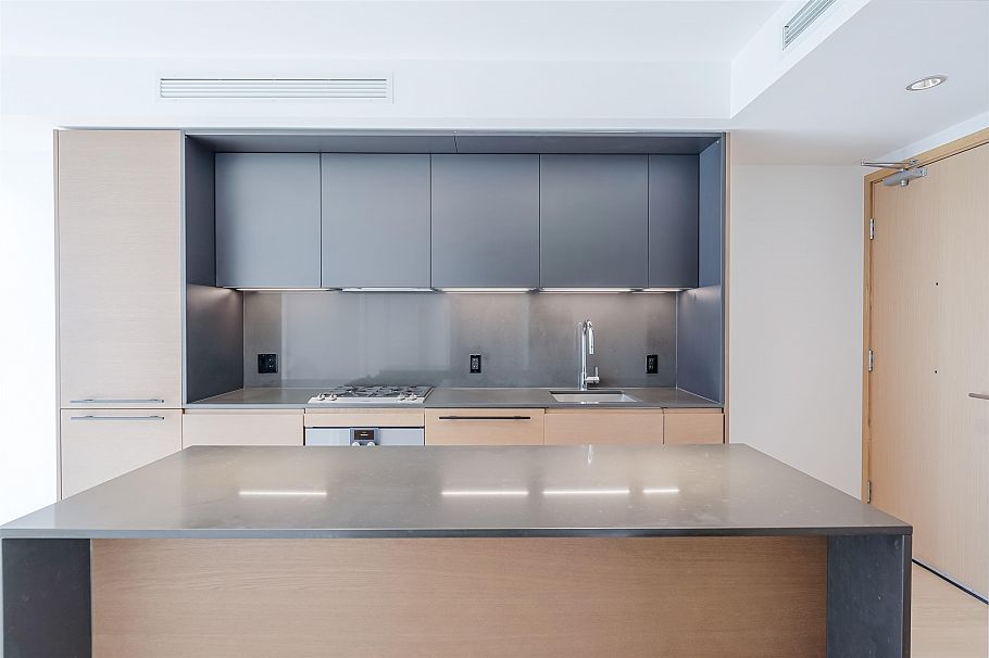 2710 1289 Hornby Street Vancouver, BC - 1