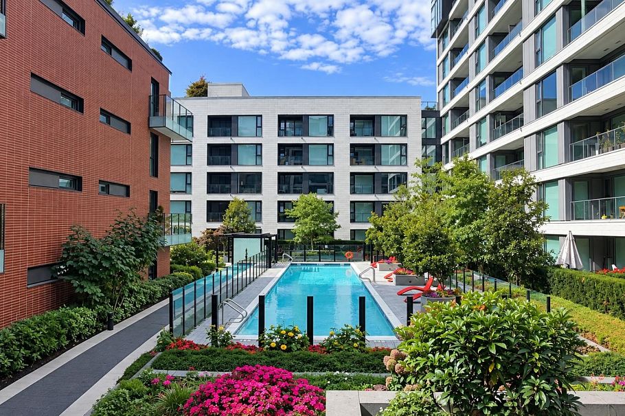 311 1561 W 57th Avenue Vancouver, BC - 30