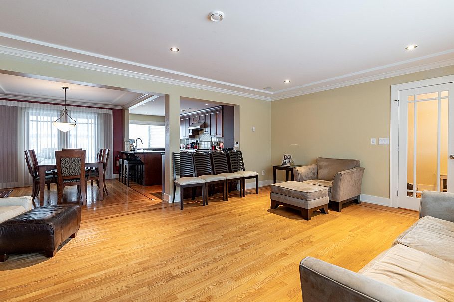 5570 Baillie Street Vancouver, BC - 1