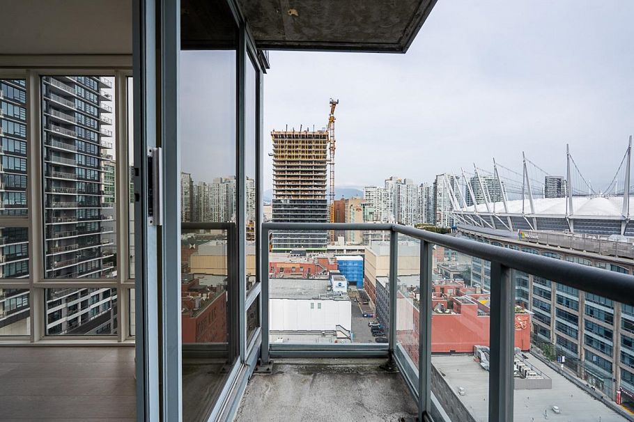 2001 930 Cambie Street Vancouver, BC - 33