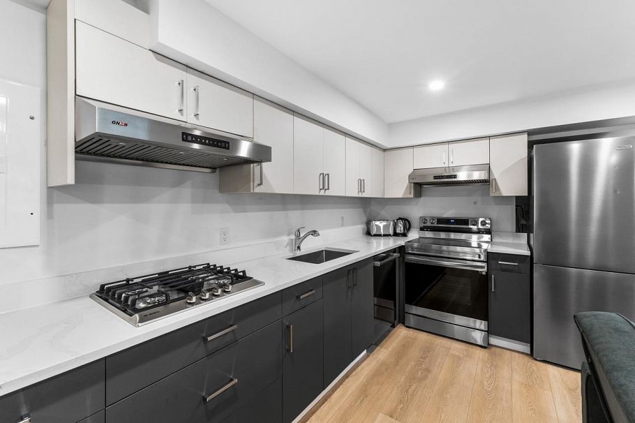 5670 Kullahun Drive Vancouver, BC - 21
