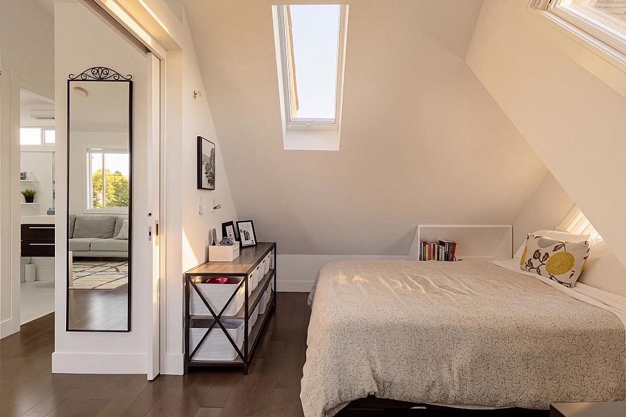 3328 W 7th Avenue Vancouver, BC - 25