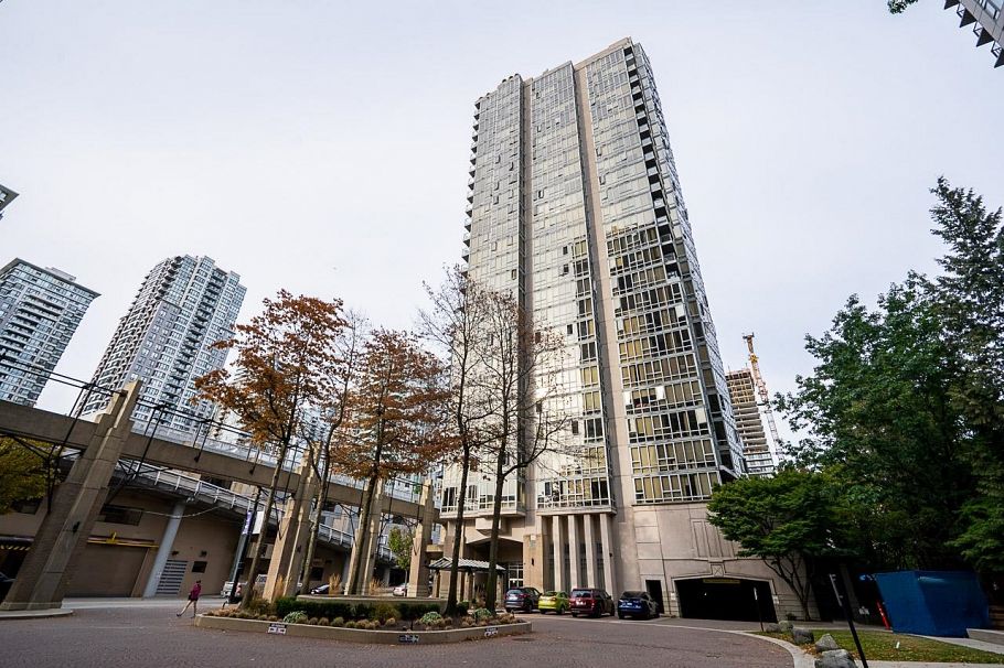 2001 930 Cambie Street Vancouver, BC - 2