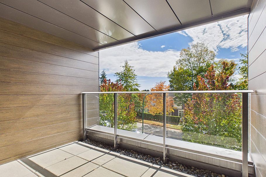 311 1561 W 57th Avenue Vancouver, BC - 20
