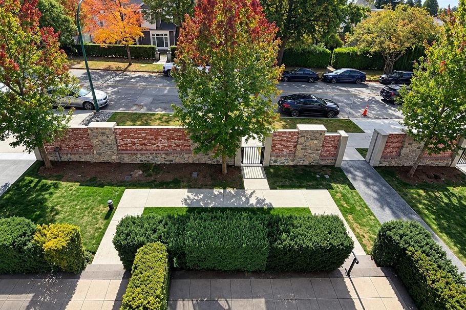 311 1561 W 57th Avenue Vancouver, BC - 31