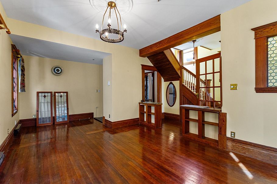 1663 Adanac Street Vancouver, BC - 5
