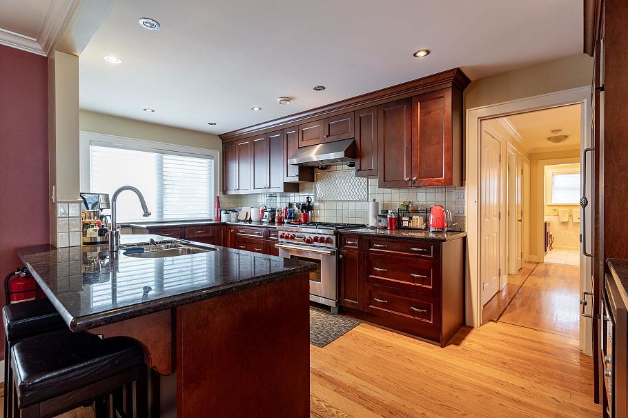 5570 Baillie Street Vancouver, BC - 4