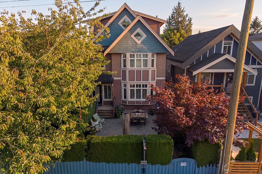 3328 W 7th Avenue Vancouver, BC - 38