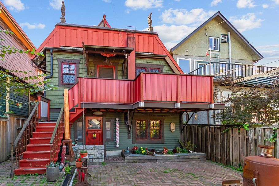 1663 Adanac Street Vancouver, BC - 32