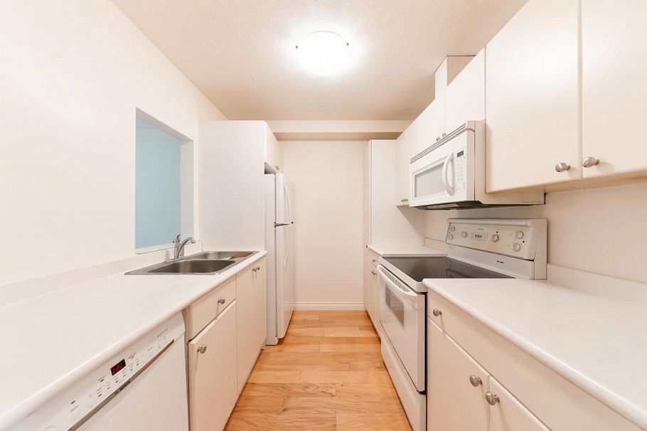 3319 Mountain Highway North Vancouver, BC - 6