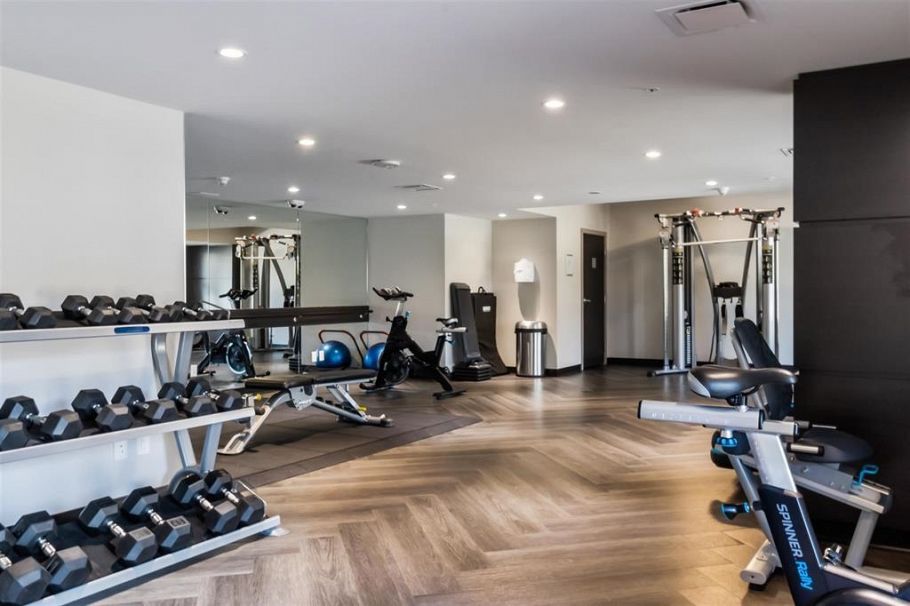 311 1561 W 57th Avenue Vancouver, BC - 22