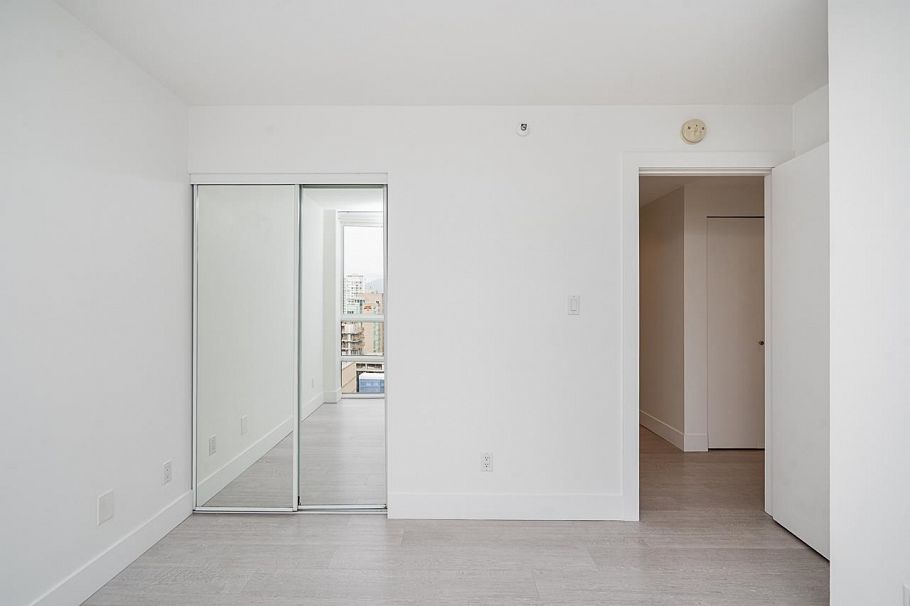 2001 930 Cambie Street Vancouver, BC - 30
