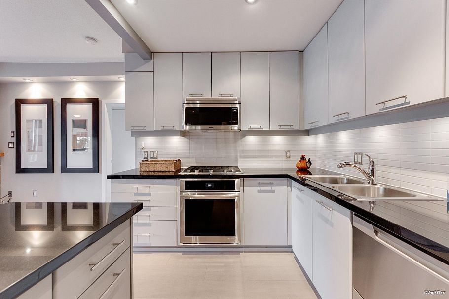 210 530 Raven Woods Drive North Vancouver, BC - 5