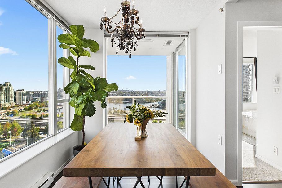2208 550 Taylor Street Vancouver, BC - 22
