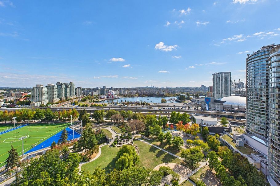 2208 550 Taylor Street Vancouver, BC - 3