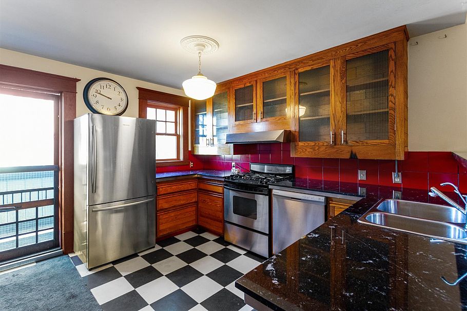 1663 Adanac Street Vancouver, BC - 9