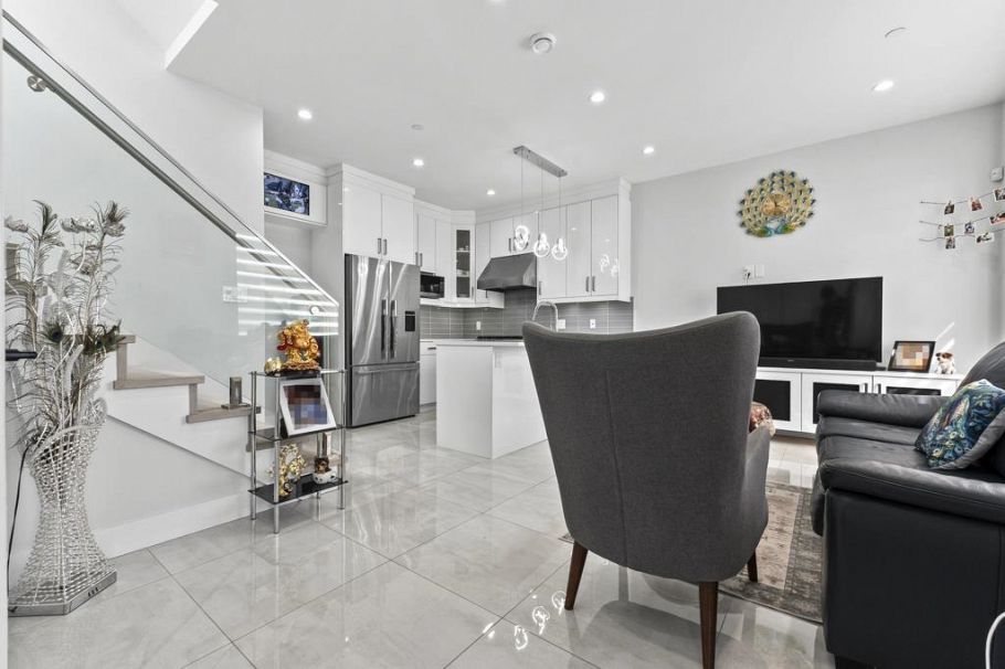 6751 Knight Street Vancouver, BC - 6