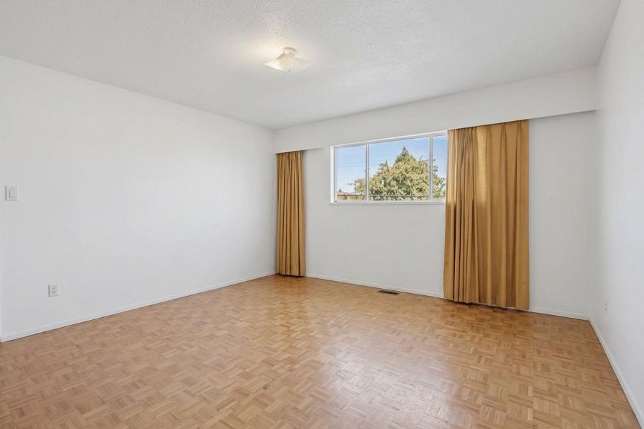 2671 E 41st Avenue Vancouver, BC - 16