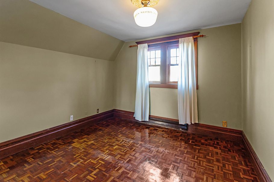 1663 Adanac Street Vancouver, BC - 10