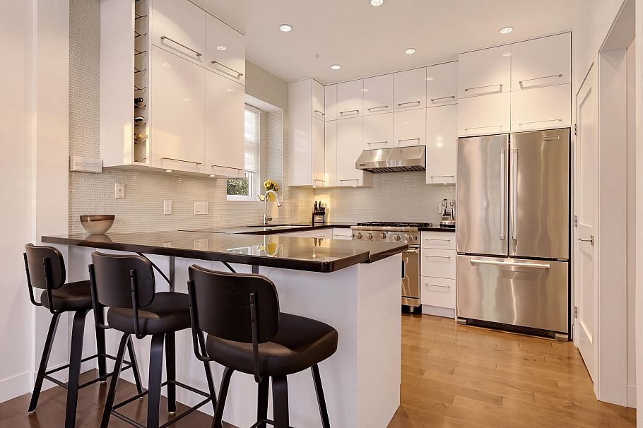 3328 W 7th Avenue Vancouver, BC - 10