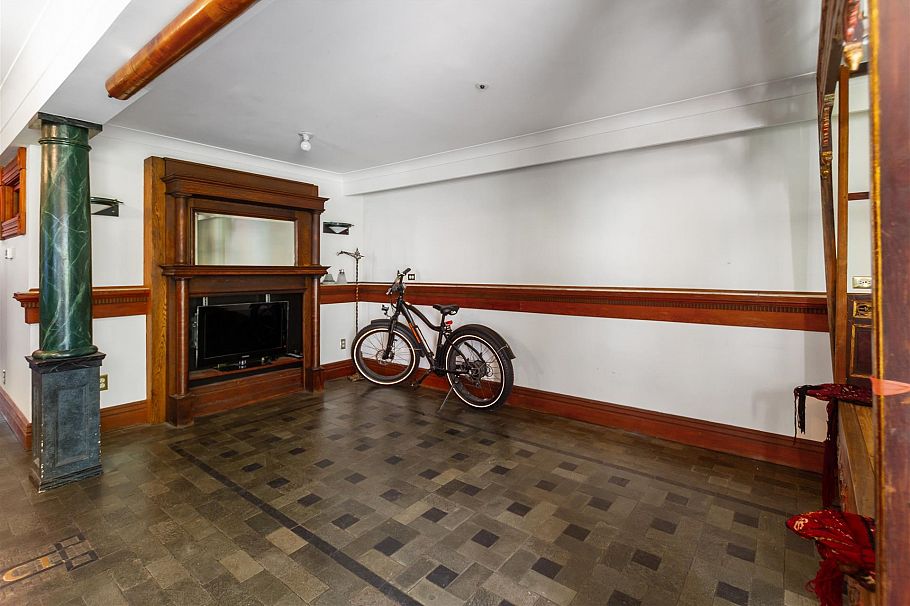 1663 Adanac Street Vancouver, BC - 28