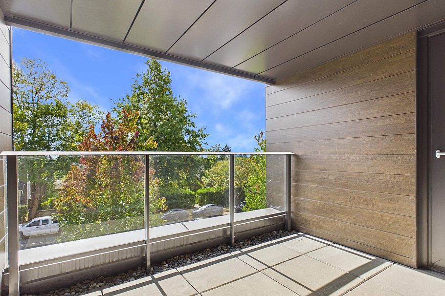 311 1561 W 57th Avenue Vancouver, BC - 19
