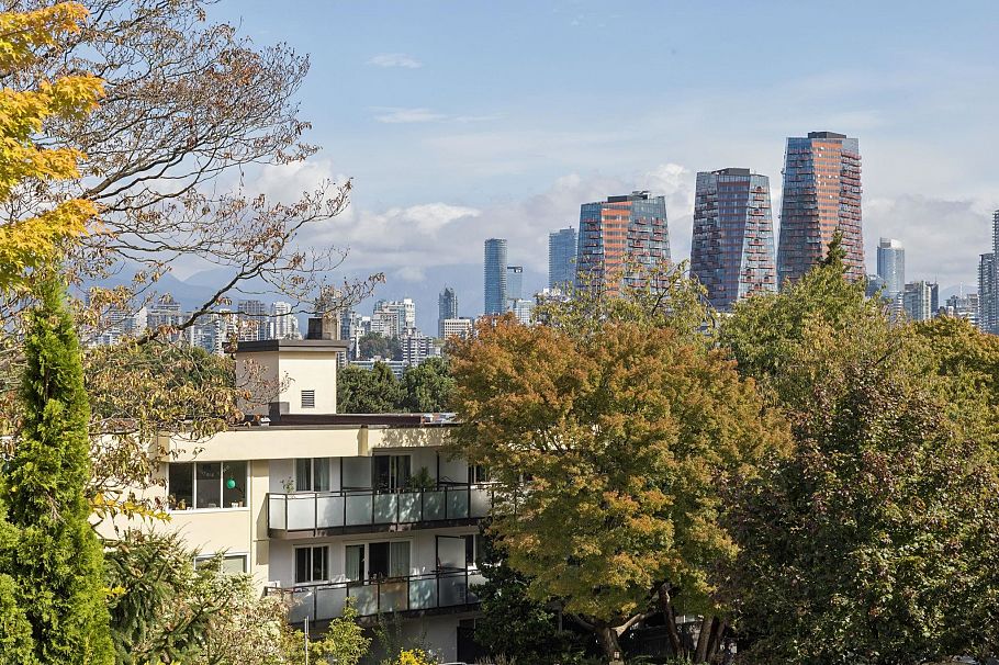 206 2120 W 2nd Avenue Vancouver, BC - 2