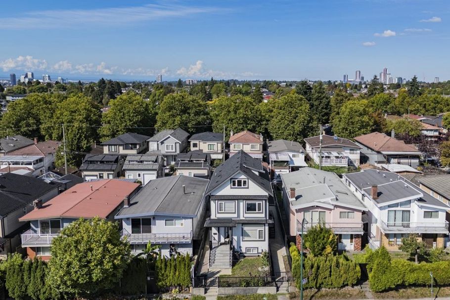 6751 Knight Street Vancouver, BC - 4