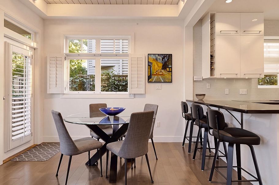 3328 W 7th Avenue Vancouver, BC - 9