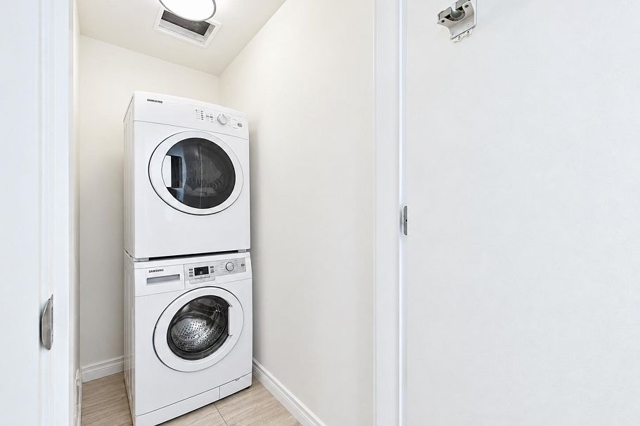311 1561 W 57th Avenue Vancouver, BC - 15