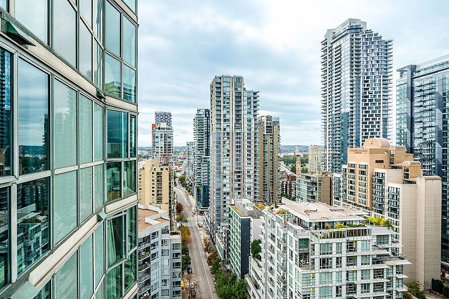2601 1188 Howe Street Vancouver, BC - 25