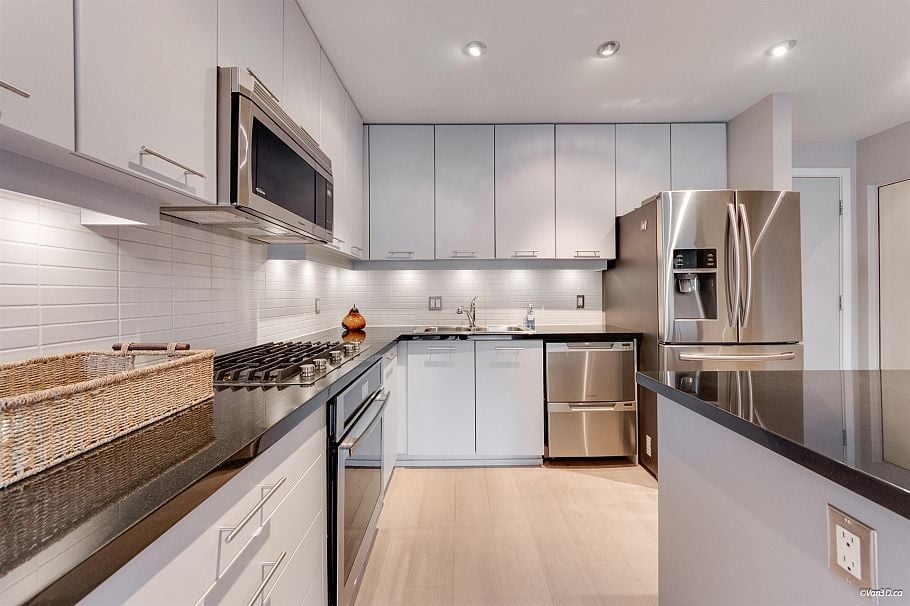 210 530 Raven Woods Drive North Vancouver, BC - 3