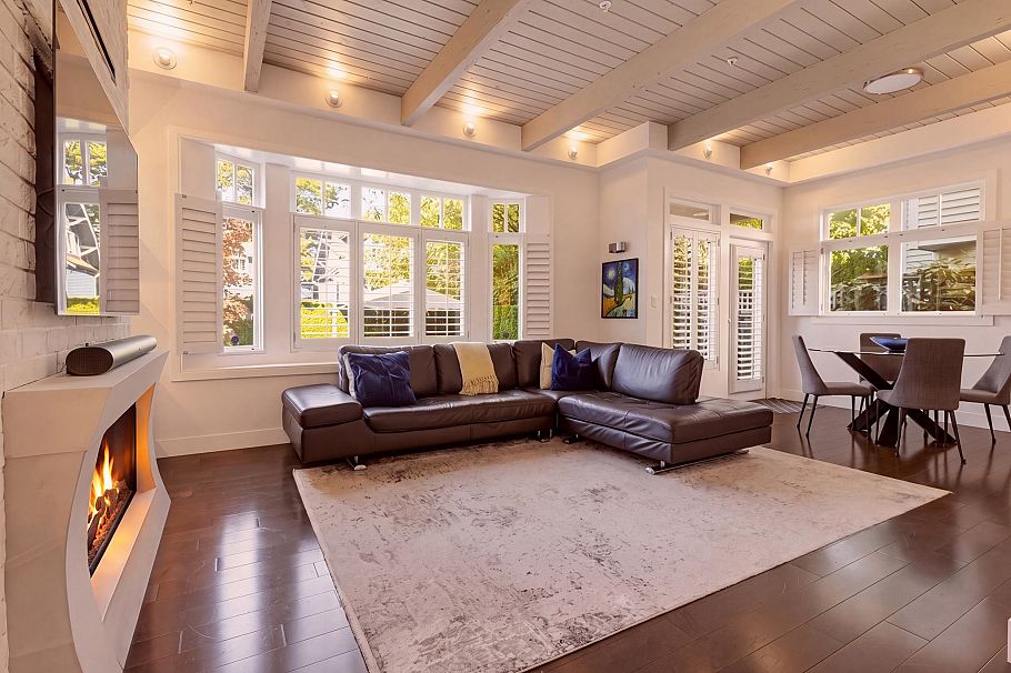 3328 W 7th Avenue Vancouver, BC - 4