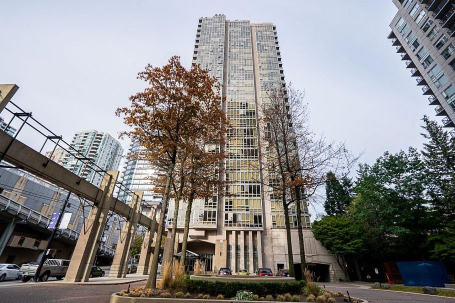 2001 930 Cambie Street Vancouver, BC - 1