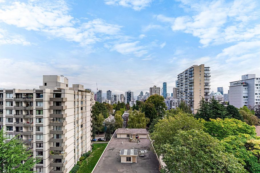901 1171 Jervis Street Vancouver, BC - 3
