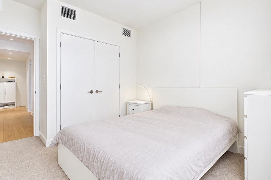 311 1561 W 57th Avenue Vancouver, BC - 10