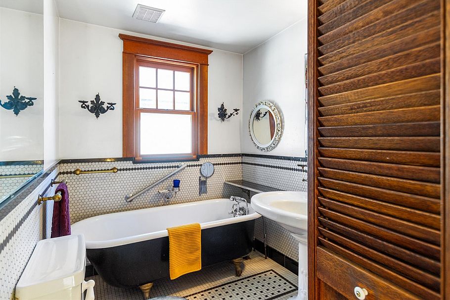 1663 Adanac Street Vancouver, BC - 15
