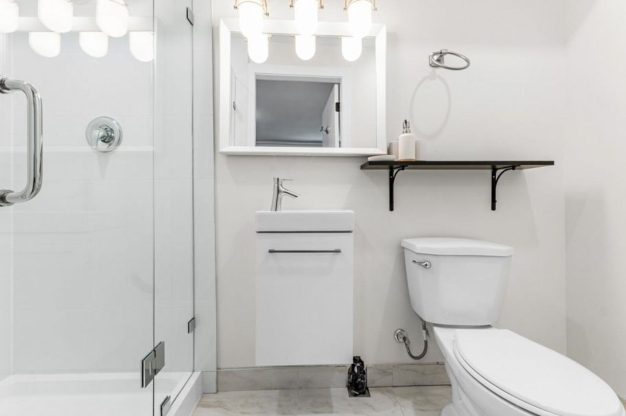 5670 Kullahun Drive Vancouver, BC - 26