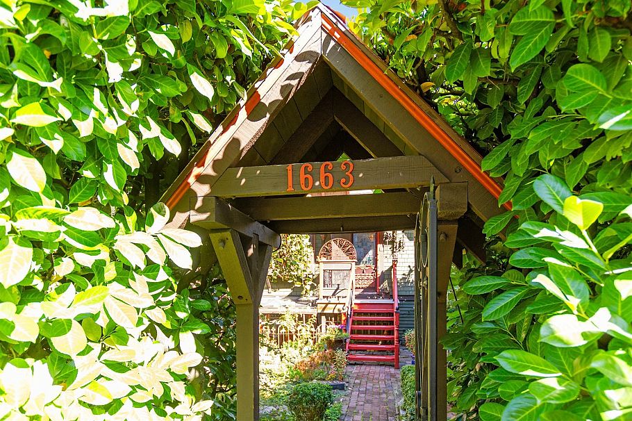 1663 Adanac Street Vancouver, BC - 37