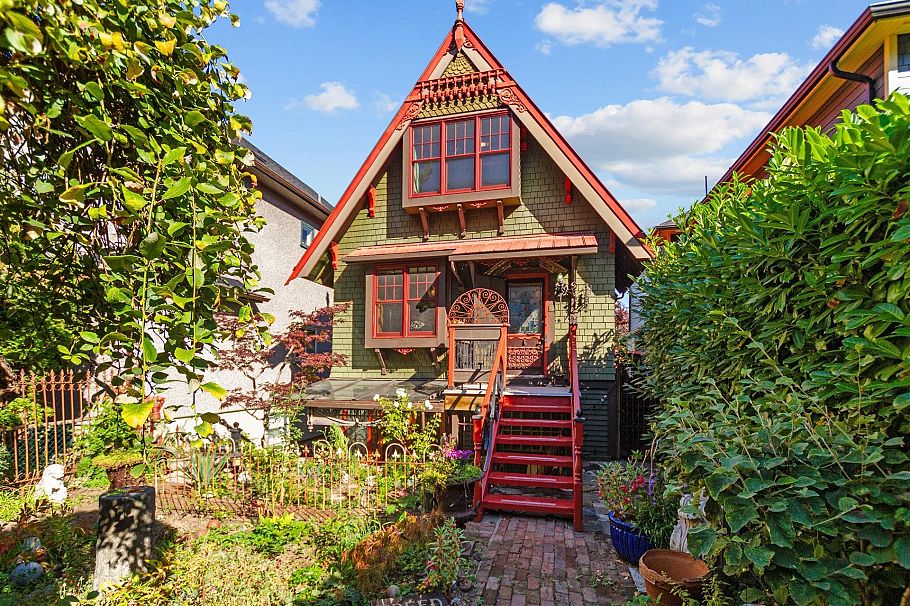 1663 Adanac Street Vancouver, BC - 1
