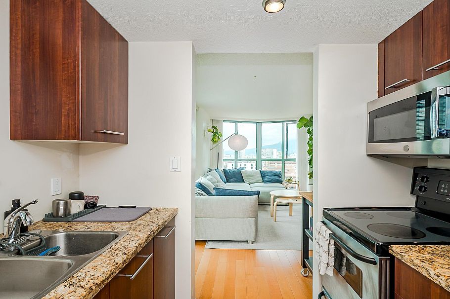 2601 1188 Howe Street Vancouver, BC - 11